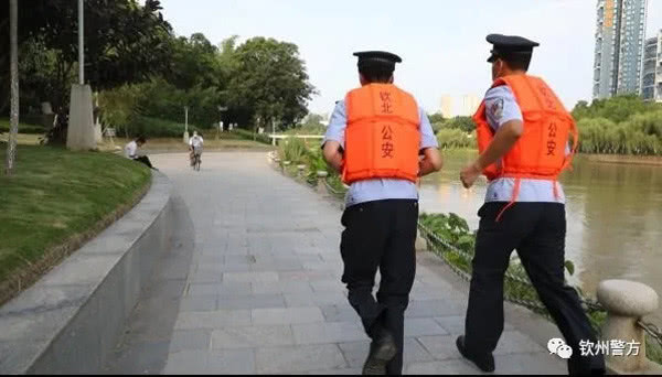赞！两名辅警跳入水流湍急的钦江，救起轻生女子……